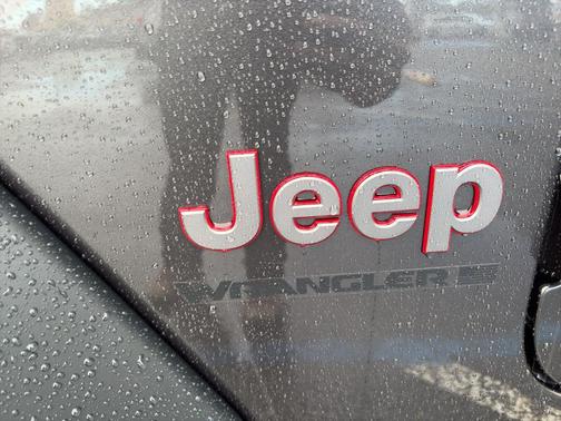 Granite Crystal Metallic Clearcoat 2026 Jeep Wrangler Rubicon