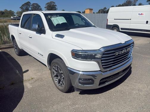 Bright White Clearcoat 2025 RAM 1500 Laramie