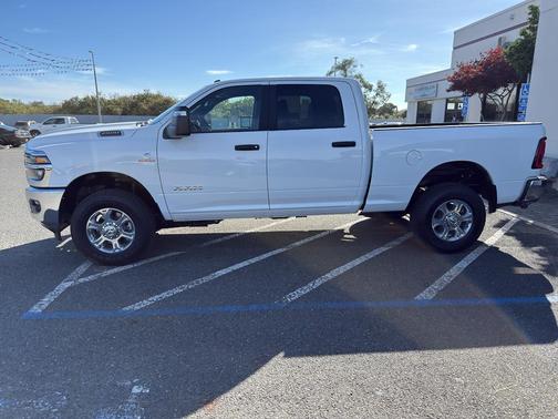 2025 RAM 2500 Big Horn Crew Cab 4x4 6'4' Box