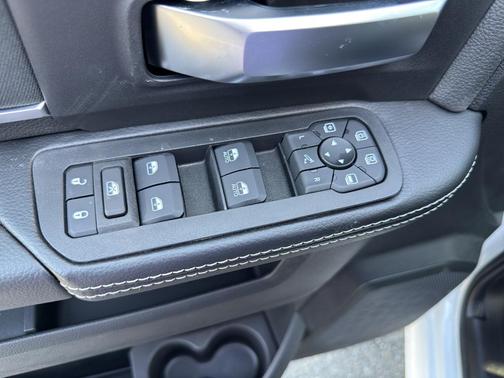 2025 RAM 2500 Big Horn Crew Cab 4x4 6'4' Box