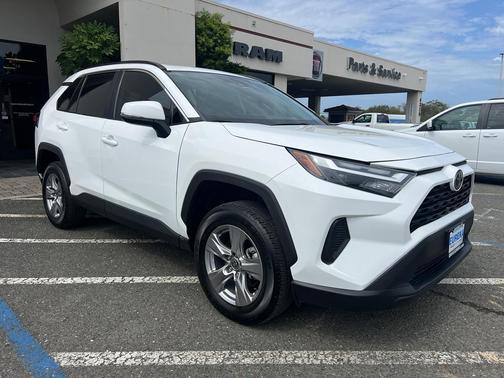 2022 Toyota RAV4 XLE