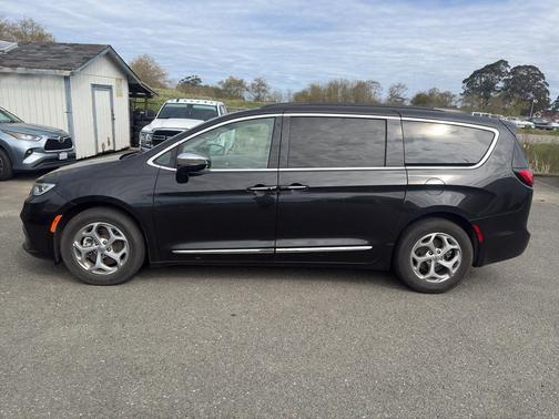 2023 Chrysler Pacifica Limited