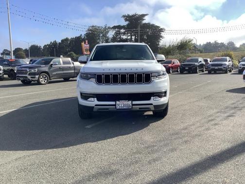 White 2022 Jeep Wagoneer Series II 4x4