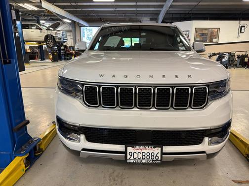 Bright White Clearcoat 2022 Jeep Wagoneer Series II 4x4