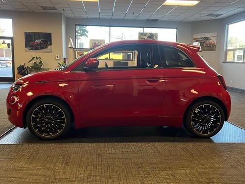 2024 FIAT 500e INSPI(RED) FWD