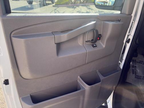 Summit White 2019 Chevrolet Express 3500 LT