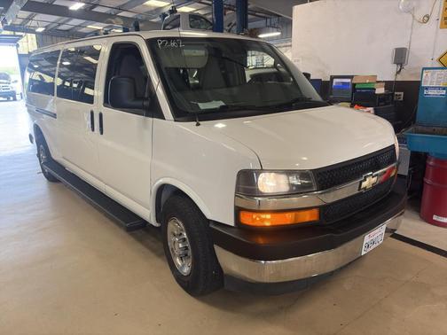 Summit White 2019 Chevrolet Express 3500 LT