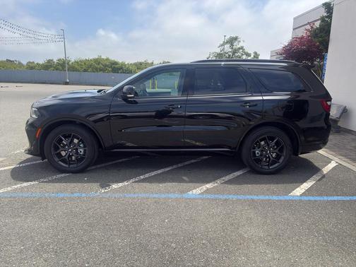 DB Black Clearcoat 2026 Dodge Durango GT Premium AWD HEMI V8