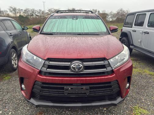2017 Toyota Highlander SE