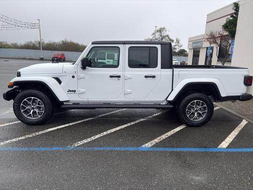 2026 Jeep Gladiator Sport S