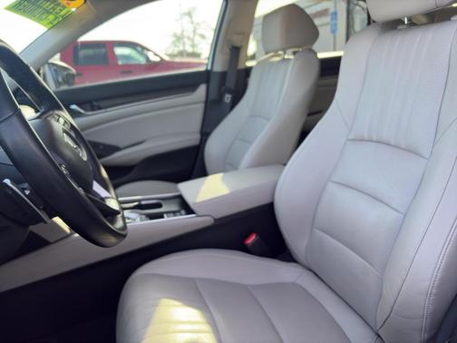 2022 Honda Accord Touring 2.0T