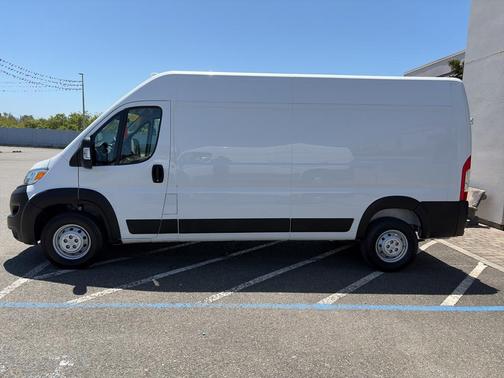 Bright White Clearcoat 2023 RAM ProMaster 2500 High Roof