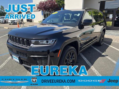 Diamond Black Crystal Pearlcoat 2026 Jeep Grand Cherokee L Altitude