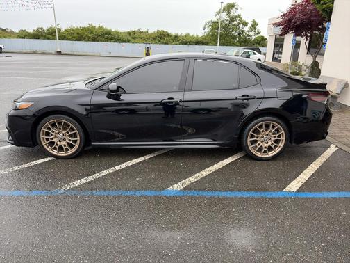 Midnight Black Metallic 2024 Toyota Camry SE