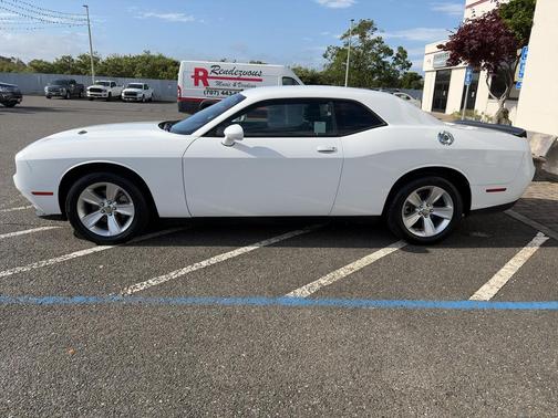 White Knuckle Clearcoat 2023 Dodge Challenger SXT