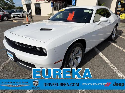 White Knuckle Clearcoat 2023 Dodge Challenger SXT