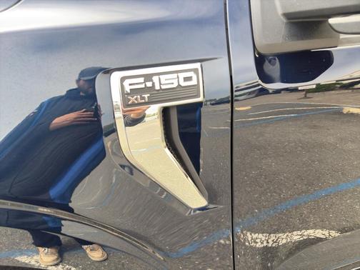 Antimatter Blue Metallic 2023 Ford F-150 XLT