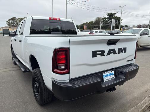2025 RAM 2500 Tradesman Crew Cab 4x4 6'4' Box