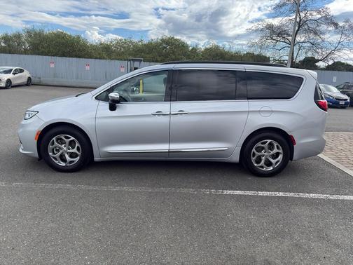 2023 Chrysler Pacifica Limited