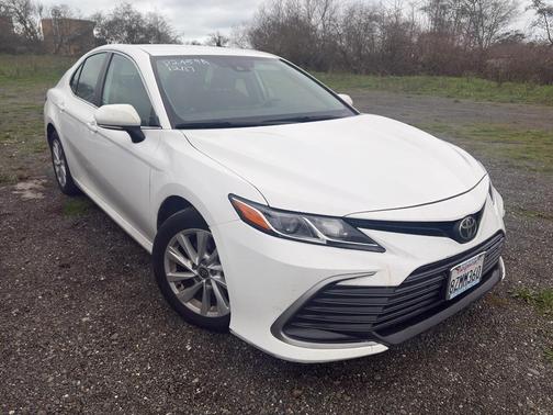 2022 Toyota Camry LE