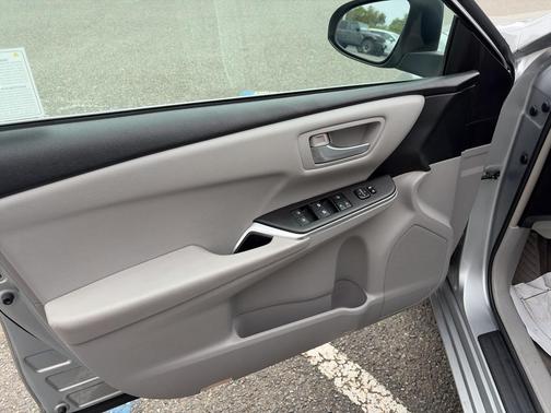 Celestial Silver Metallic 2016 Toyota Camry LE