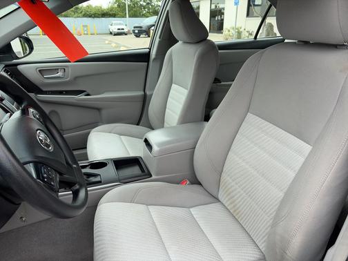 Celestial Silver Metallic 2016 Toyota Camry LE