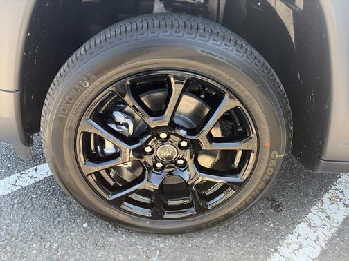 Bright White Clearcoat 2026 Jeep Compass Sport