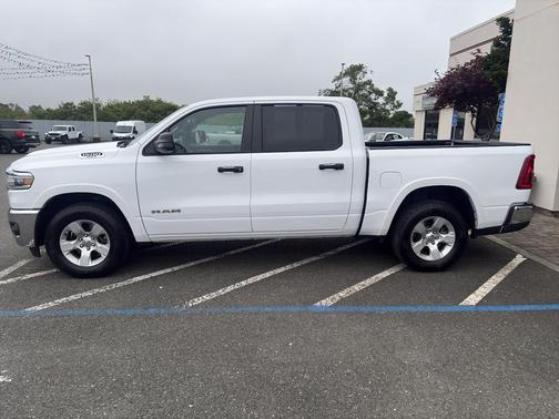 Bright White Clearcoat 2025 RAM 1500 Big Horn/Lone Star