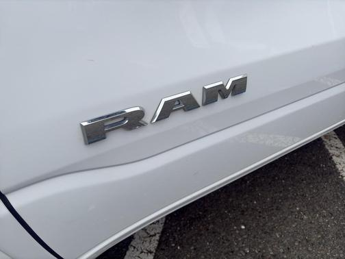 Bright White Clearcoat 2025 RAM 1500 Big Horn/Lone Star