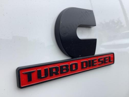 2025 RAM 2500 Tradesman Crew Cab 4x4 6'4' Box