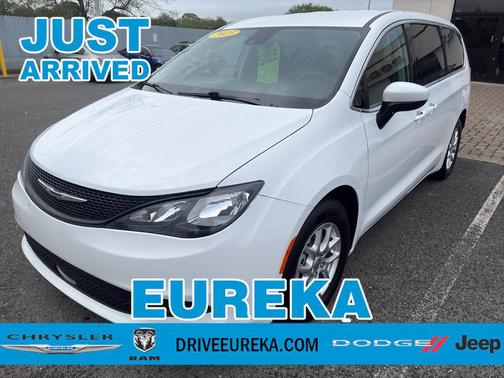 2023 Chrysler Voyager LX