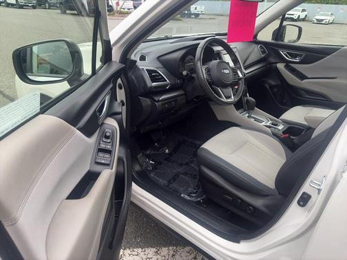 Crystal White Pearl 2023 Subaru Forester Premium