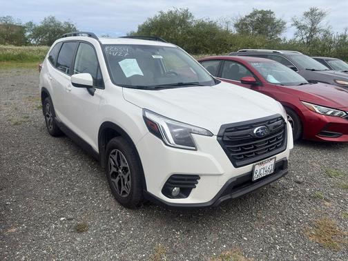 Crystal White Pearl 2023 Subaru Forester Premium