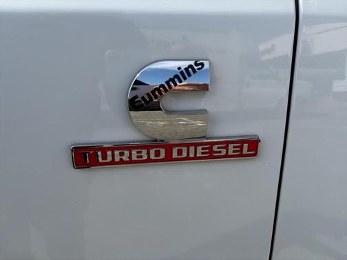 Bright White Clearcoat 2024 RAM 3500 Big Horn Crew Cab 4x4 8' Box