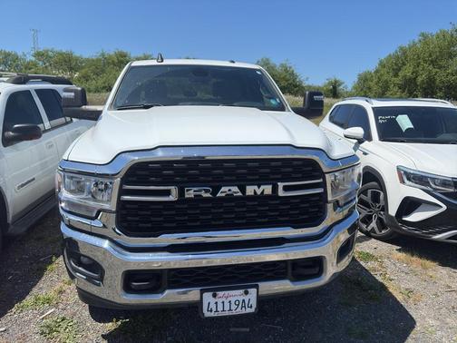 Bright White Clearcoat 2024 RAM 3500 Big Horn Crew Cab 4x4 8' Box