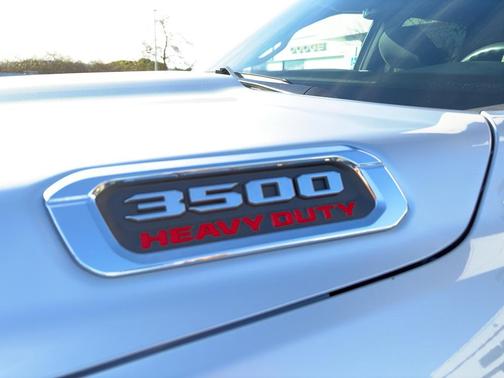 2026 RAM 3500 Tradesman Crew Cab 4x4 6'4' Box