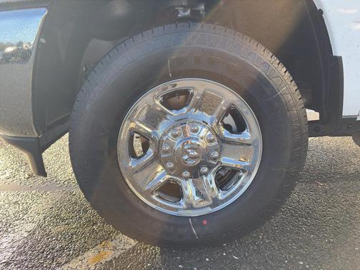 2026 RAM 3500 Tradesman Crew Cab 4x4 6'4' Box