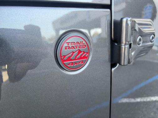 Granite Crystal Metallic Clearcoat 2026 Jeep Gladiator Rubicon
