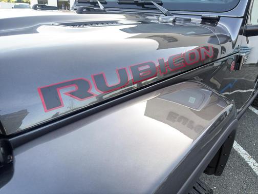 Granite Crystal Metallic Clearcoat 2026 Jeep Gladiator Rubicon