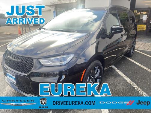 2026 Chrysler Pacifica L