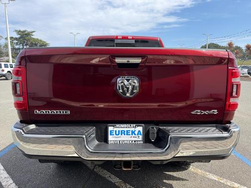 2020 RAM 2500 Laramie Crew Cab 4x4 6'4' Box