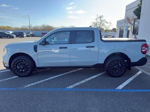 2022 Ford Maverick XL