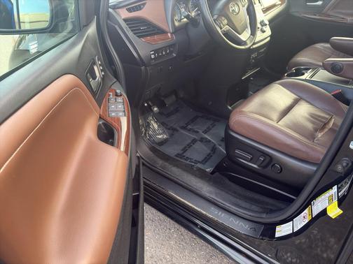 2017 Toyota Sienna Limited Premium