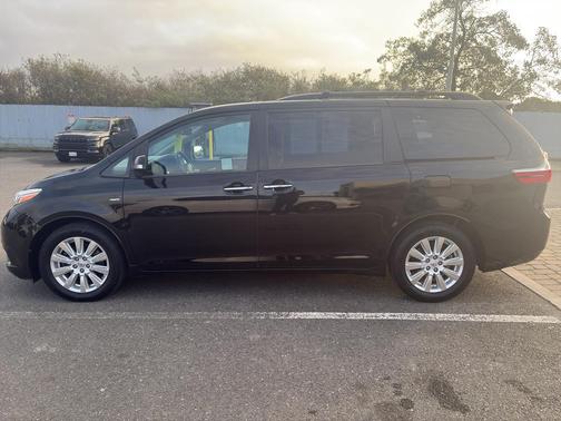 2017 Toyota Sienna Limited Premium