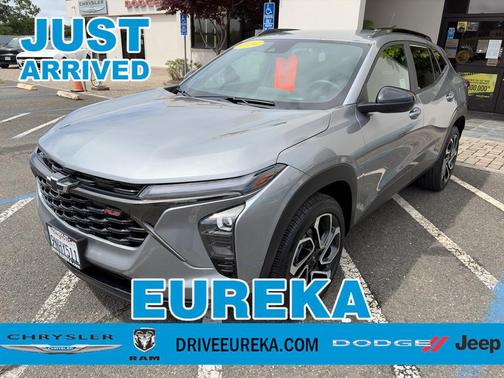 Sterling Gray Metallic 2024 Chevrolet Trax FWD 2RS