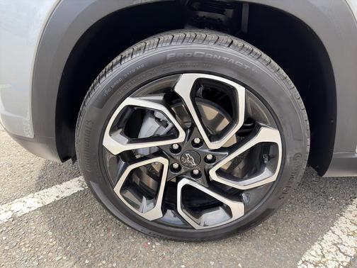 Sterling Gray Metallic 2024 Chevrolet Trax FWD 2RS