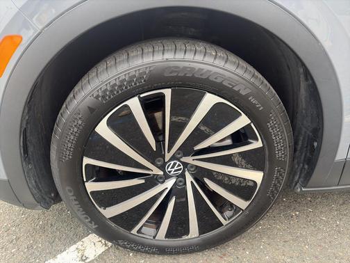 Deep Black Pearl 2023 Volkswagen ID.4 AWD Pro S