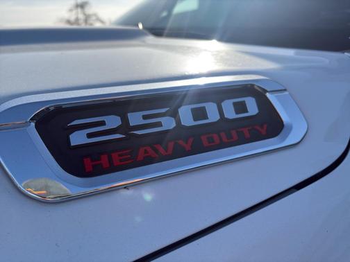 2024 RAM 2500 Laramie Crew Cab 4x4 6'4' Box