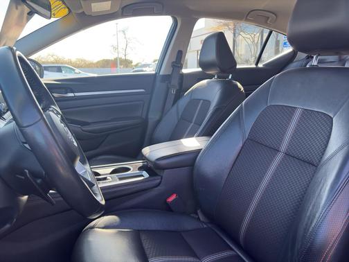 2024 Nissan Altima SR FWD