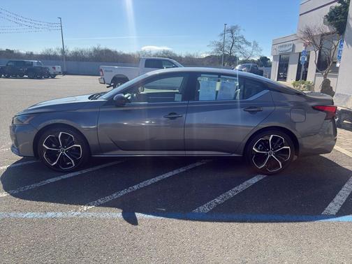 2024 Nissan Altima SR FWD